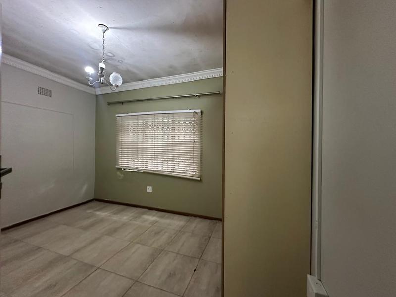 To Let 4 Bedroom Property for Rent in Southernwood Eastern Cape